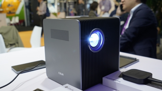 成者科技会议星出席2024IFC用AI升级全球办公生态(图2)