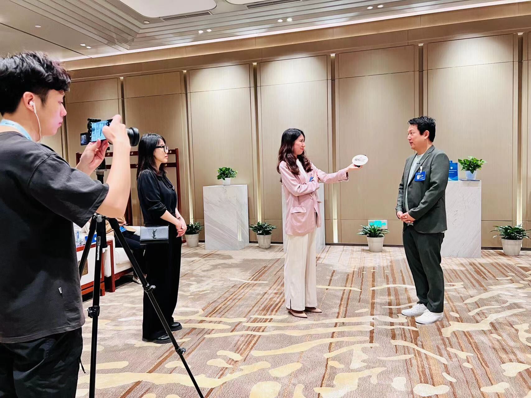 明芒科技DeepbrainAI受邀出席中关村论坛超高清论坛(图4)