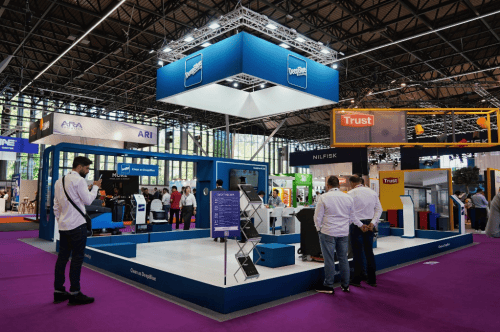 深兰科技携三款AI机器人产品参加2024荷兰阿姆斯特丹国际清洁展(图1)