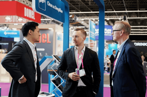 深兰科技携三款AI机器人产品参加2024荷兰阿姆斯特丹国际清洁展(图4)