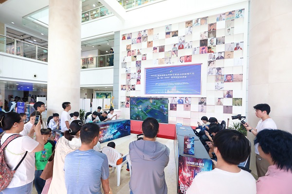 “AI+”五大主题近200万浦东人参与！2024年浦东新区全民数字素养与技能提升月启动(图2)