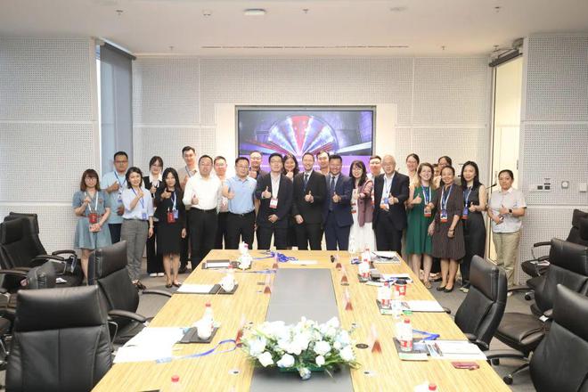 高新区组织重点企业参加2024首届人工智能中英企业绿色低碳数字化转型对接会(图1)