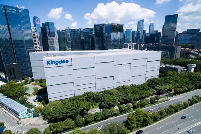 WAIC2024揭秘：AI走出科幻小说大模型青年如何改写未来规则？(图10)