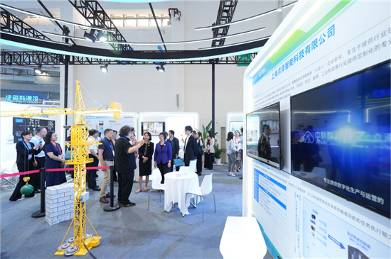 虹口企业惊艳第八届中国南亚博览会创新AI成果引领未来科技(图1)