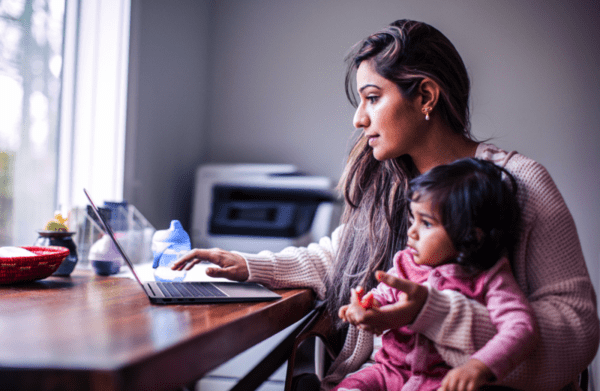 联想副总裁预测：2024年将迎来AIPC元年带来全新的AI体验(图1)