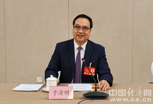 全国人大代表于清明：加快人工智能+适老型医疗器械创新(图1)