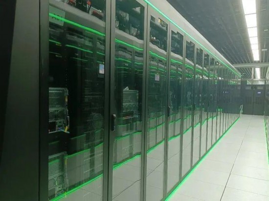 山东首个！济南人工智能算力中心正式投入运营(图1)