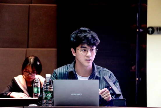 汉台青年东湖高新企业行：解码AI新图景共探发展新机遇(图5)