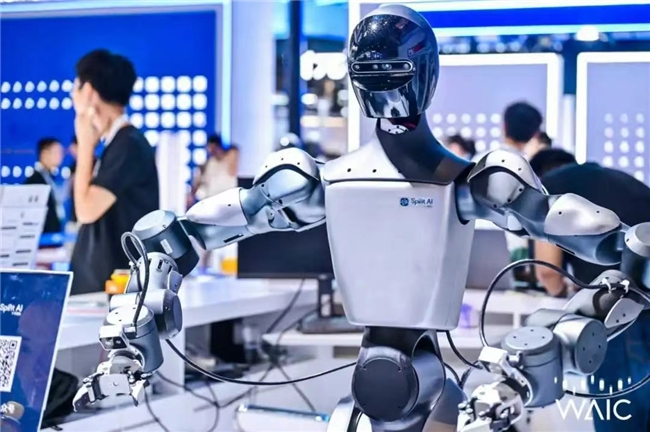 2025WAIC观察：当传统产业遇上AI智能+带来智慧变身(图2)