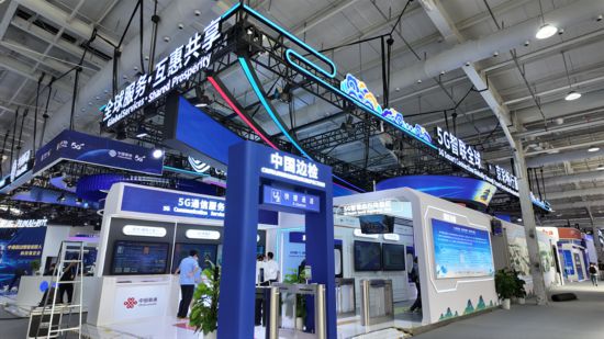 中国联通亮相2025服贸会：“AI+”数智领航共筑全球数字新生态(图2)
