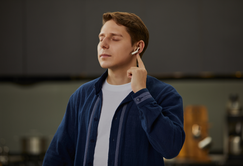 时空壶W4：骨声纹技术颠覆行业引领AI同传进入主动拾音时代(图1)