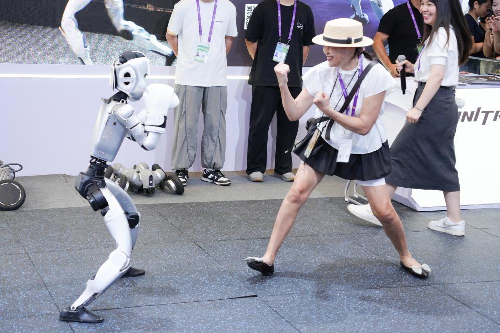 新华鲜报·“十四五”亮点丨60%全球专利领跑！AI激活数字经济新引擎(图2)