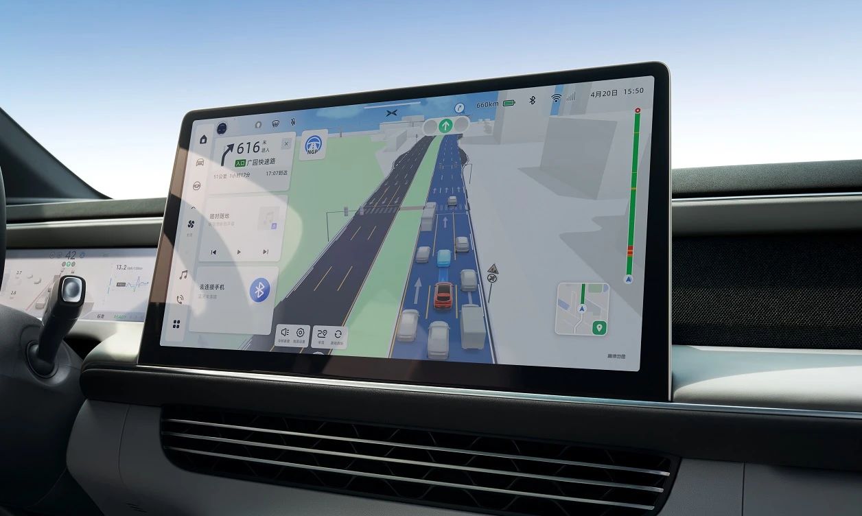 小鹏汽车在2024AI科技日上展示全新电动汽车动力技术及图灵智驾体系(图1)