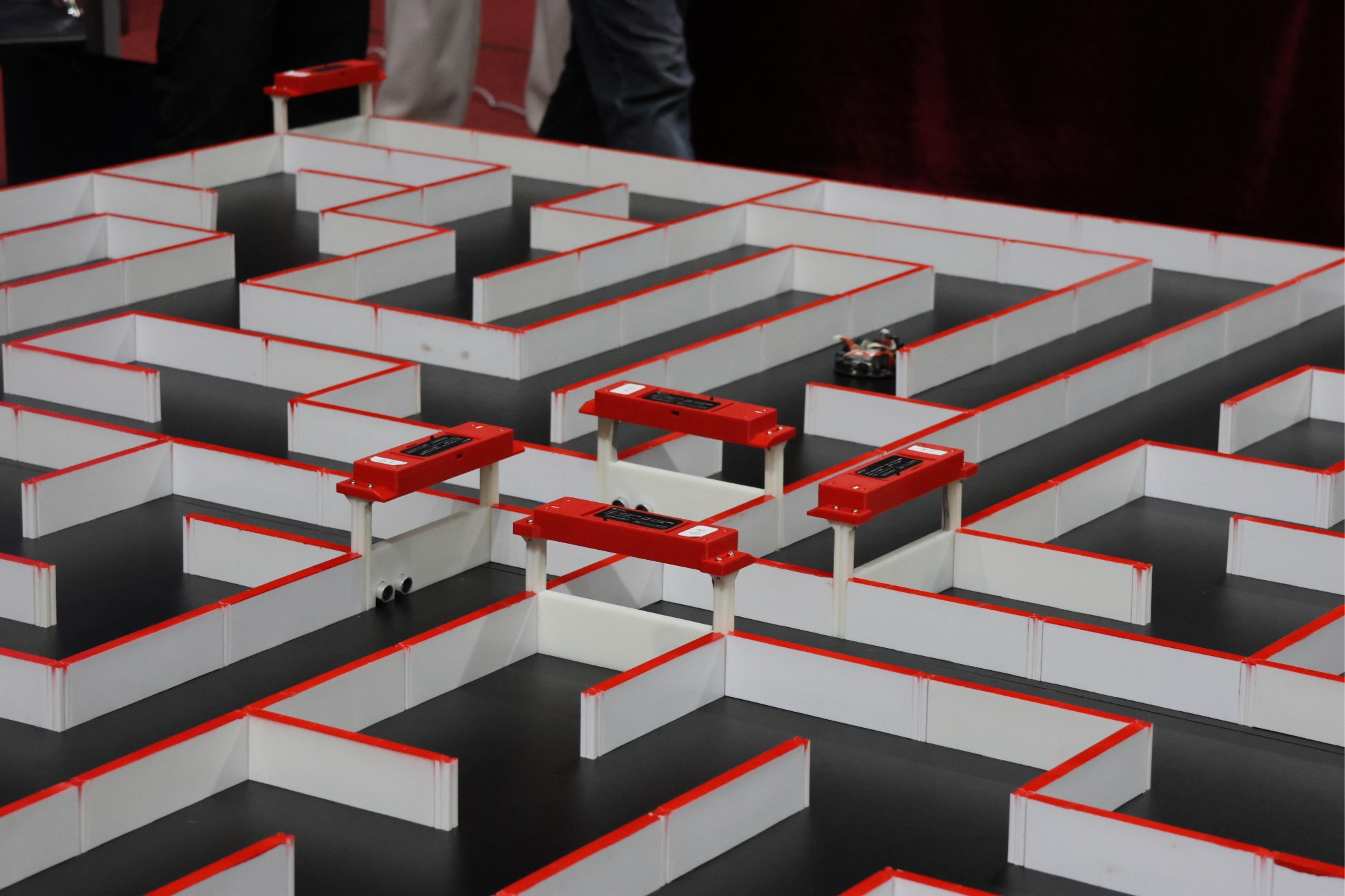 “启诚杯”第十四届京津冀大学生人工智能电脑鼠竞赛开赛(图2)