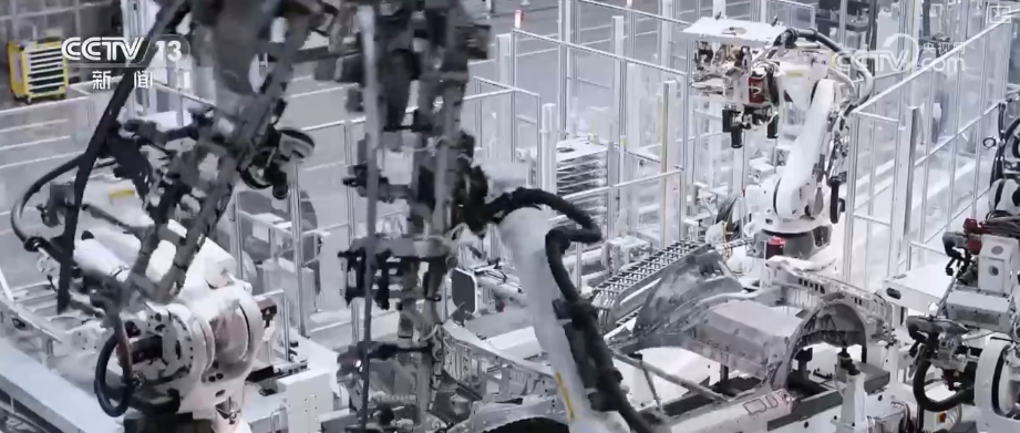 从政策到投资、从壮大新动能到“人工智能+”怎么干？多维度解读中央经济工作会议精神(图26)