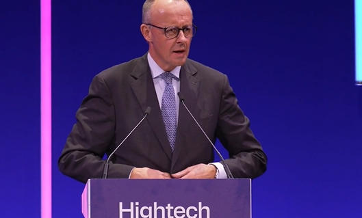 谷歌前CEO：欧洲不投钱就只能用中国的AI模型喽(图2)