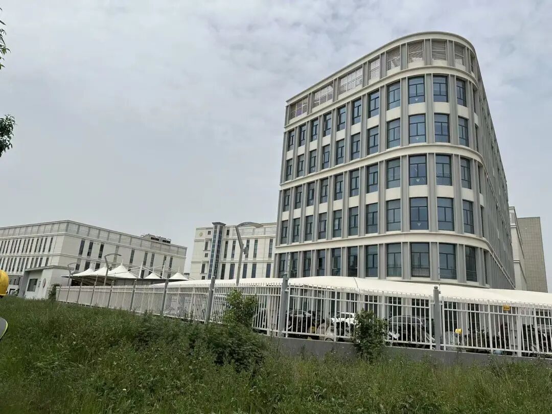 直击“新股王”源杰科技股东会：AI需求“指数级增长”(图1)